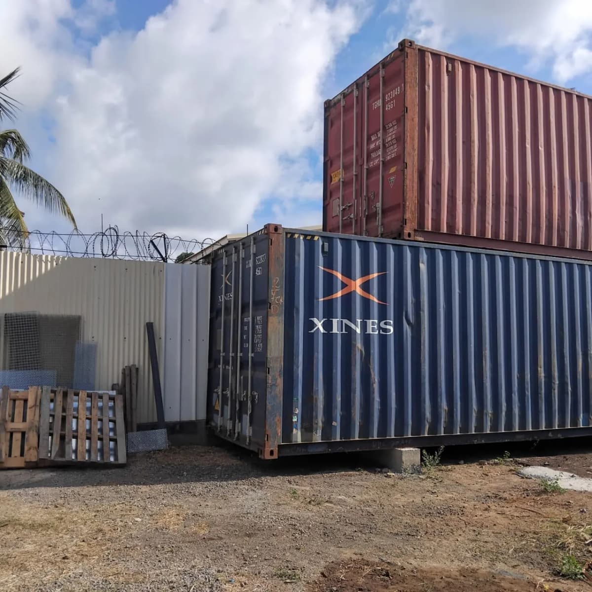 Photo de l'annonce : Locatuon conteneurs — Mamoudzou · Kawéni (Immobilier)