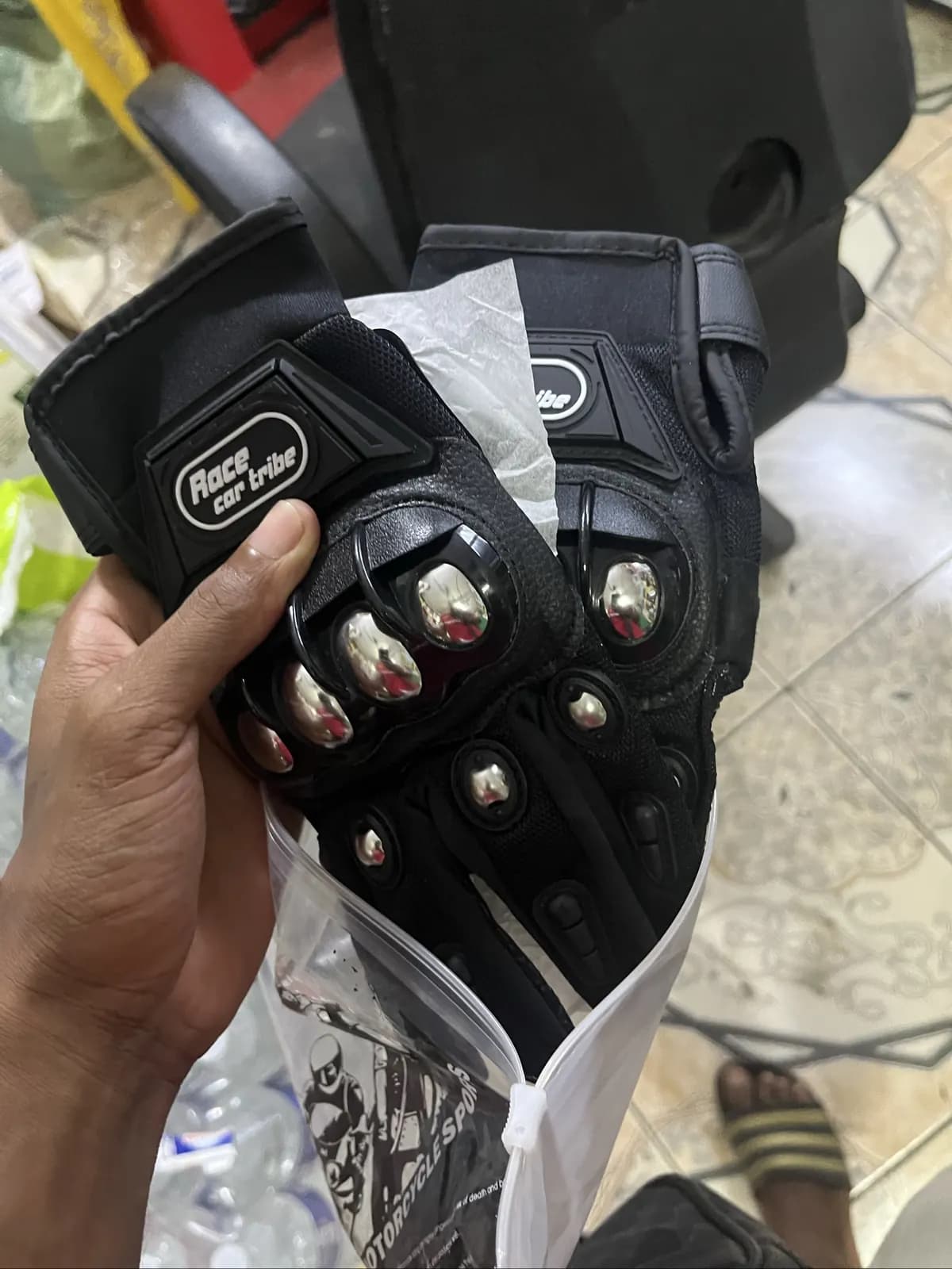 Photo de l'annonce : Gants automobiliste — Koungou · Kangani (Véhicules)