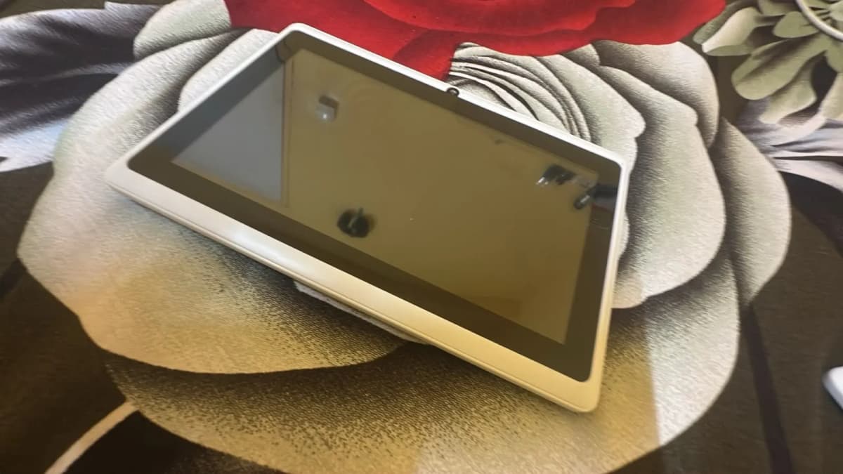 Photo de l'annonce : Tablette — Koungou (Matériel professionnel)
